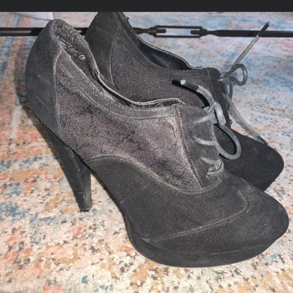 Black heeled booties